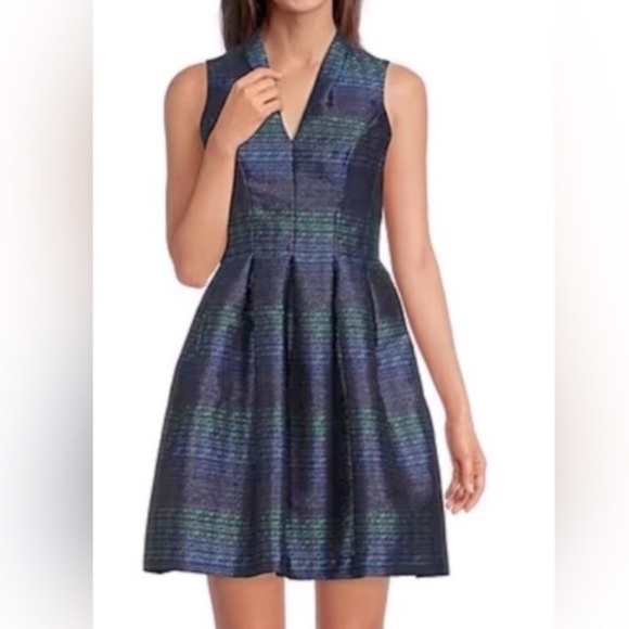 Vince Camuto Dresses & Skirts - NWT Vince Camuto Metallic Plus Size Jacquard Fit and Flare Dress